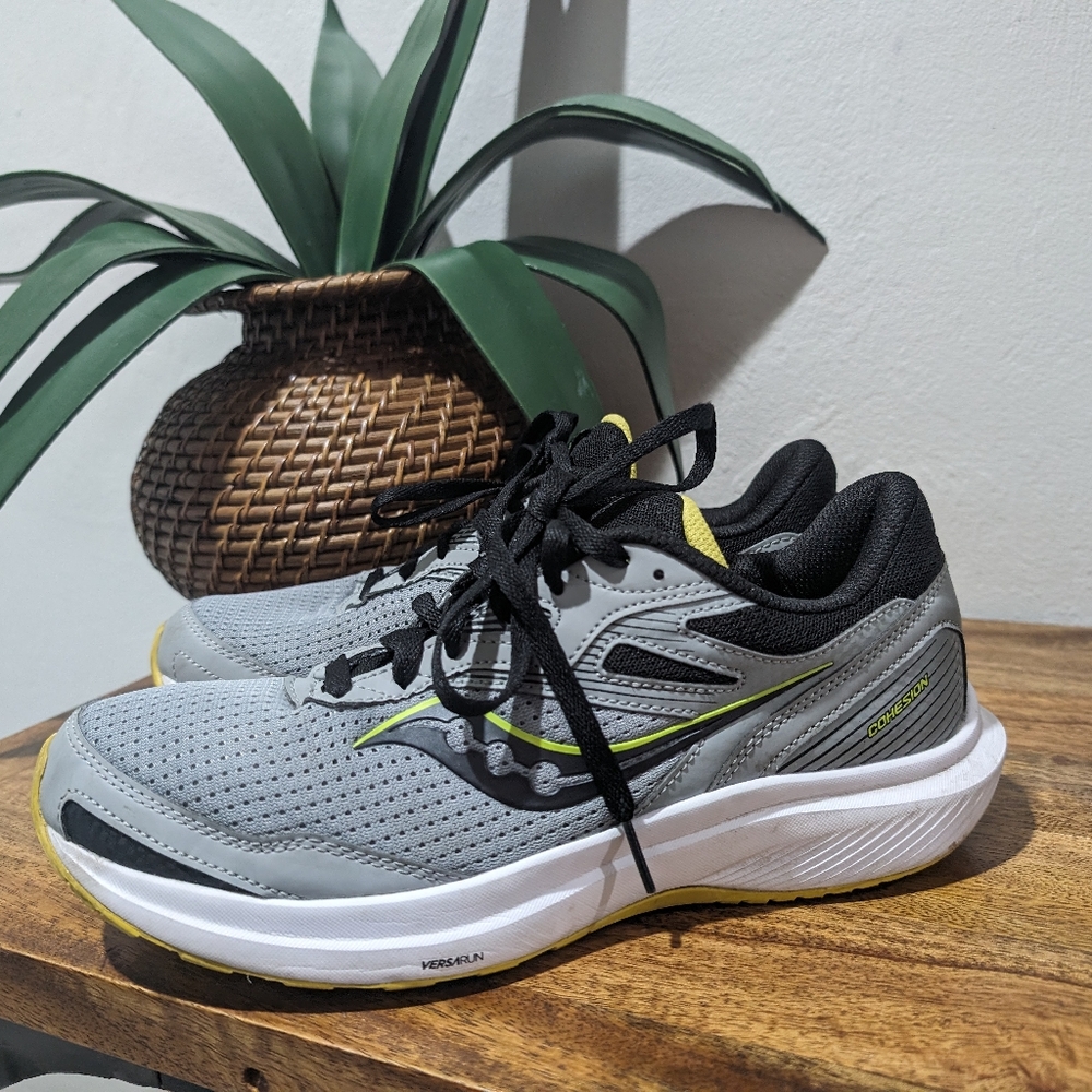 Saucony Cohesion 16 Running Shoe men's size 8.5‎
